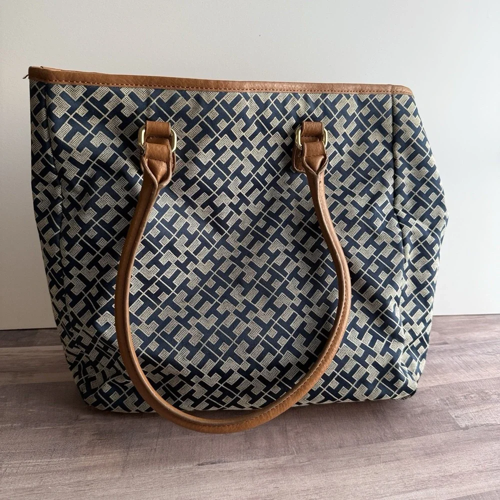 Tommy Hilfiger Large Handbag Brown/Cream - Used and in Amazing‎ Condition